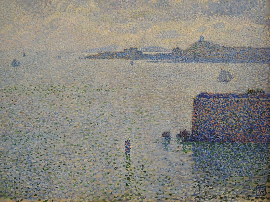 L'entrée du port de Roscoff peinte par Théo van Rysselberghe en 1889 : mer calme, môle au premier plan, îles et voiliers au loin